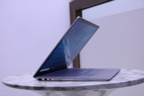 Surface Laptop 2 ( i5/8GB/256GB ) 2